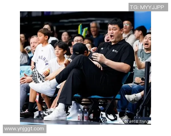 姚明与玫瑰的传奇对决:篮球巨星与风华绝代的碰撞之旅 姚明与玫瑰的传奇对决:篮球巨星与风华绝代的碰撞之旅