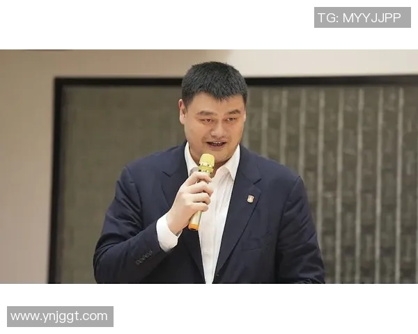 姚明的拖鞋背后故事揭示了巨人生活中的细腻与温暖 姚明的拖鞋背后故事揭示了巨人生活中的细腻与温暖