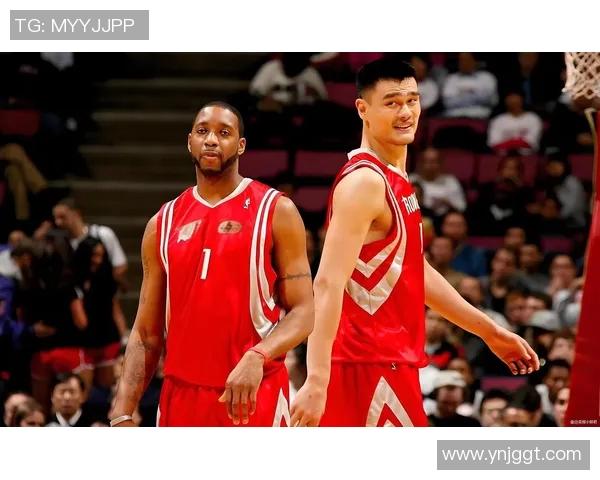 姚明300磅的传奇身躯如何塑造了篮球巨星的辉煌人生 姚明300磅的传奇身躯如何塑造了篮球巨星的辉煌人生