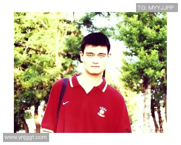 姚明的步法解析：如何运用灵活步伐提升篮球场上的竞争力与表现