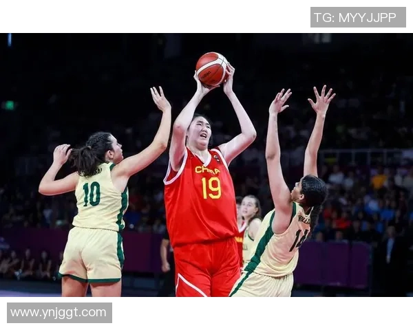 足球明星与篮球明星同台竞技的精彩瞬间与背后故事