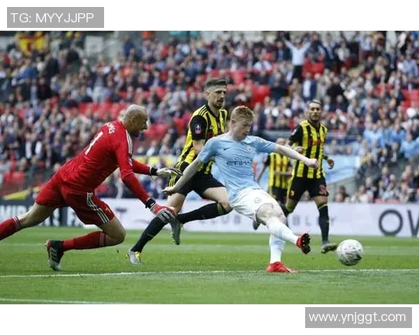 黑暗之球场：被黑化的足球明星逆袭之路