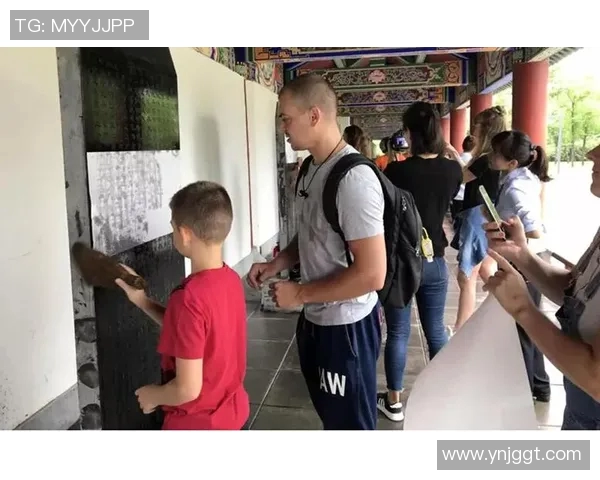 足球明星戴眼镜的奇妙旅程与不为人知的幕后故事