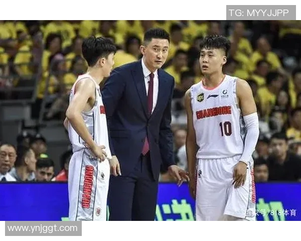 明星篮球穿搭推荐让你在球场上也能时尚出众的完美搭配指南